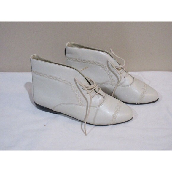 Newport News Leather Ankle Boots (Molly Ringwald Style) womens 7.5 - Picture 1 of 5